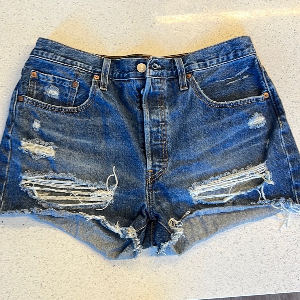 Distressed Levi 501s